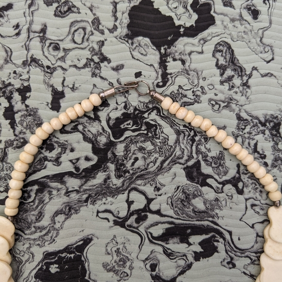 Vintage Bone Choker Necklace - Picture 3 of 4
